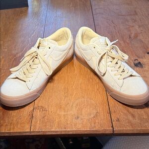 Nike SB Blazer Low Pro GT in Pale Vanilla Gum